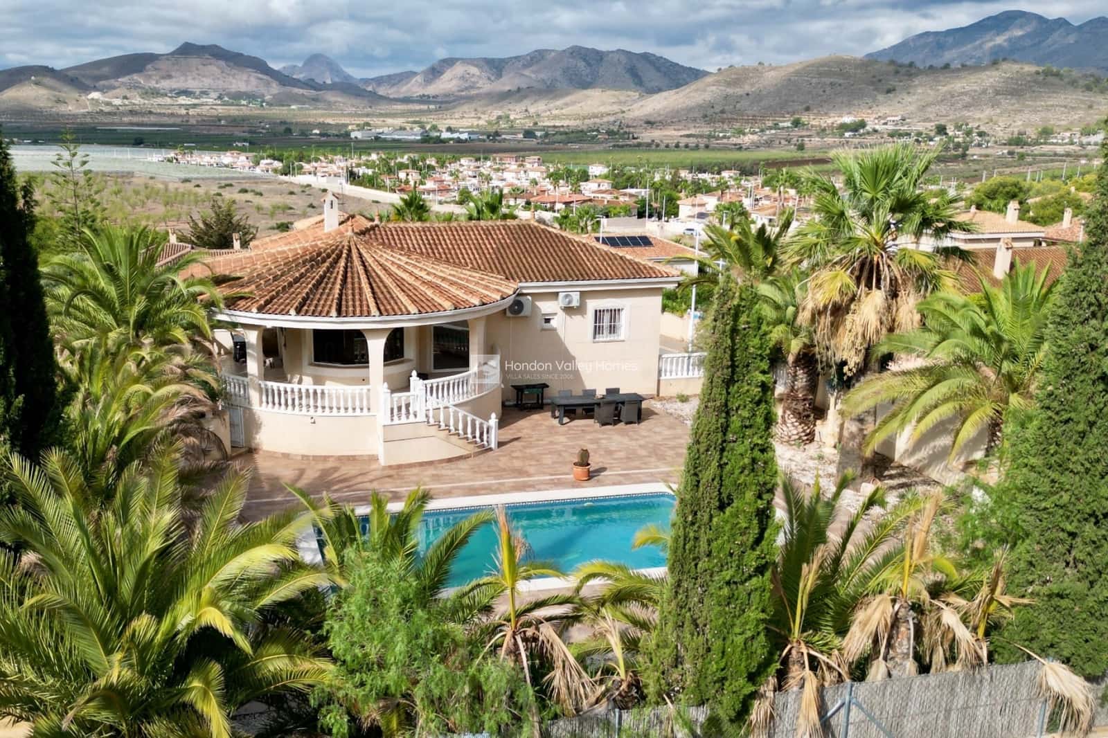 3 bedroom Villa for sale in Hondon de las Nieves with pool garage - € 420,000 (Ref: 9282639)
