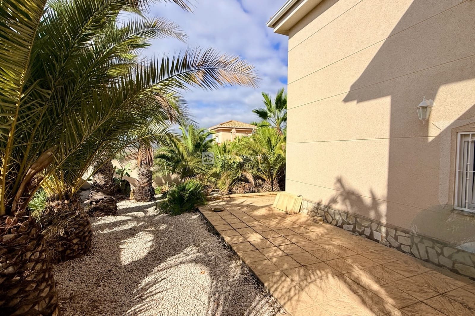 3 bedroom Villa for sale in Hondon de las Nieves with pool garage - € 420,000 (Ref: 9282639)