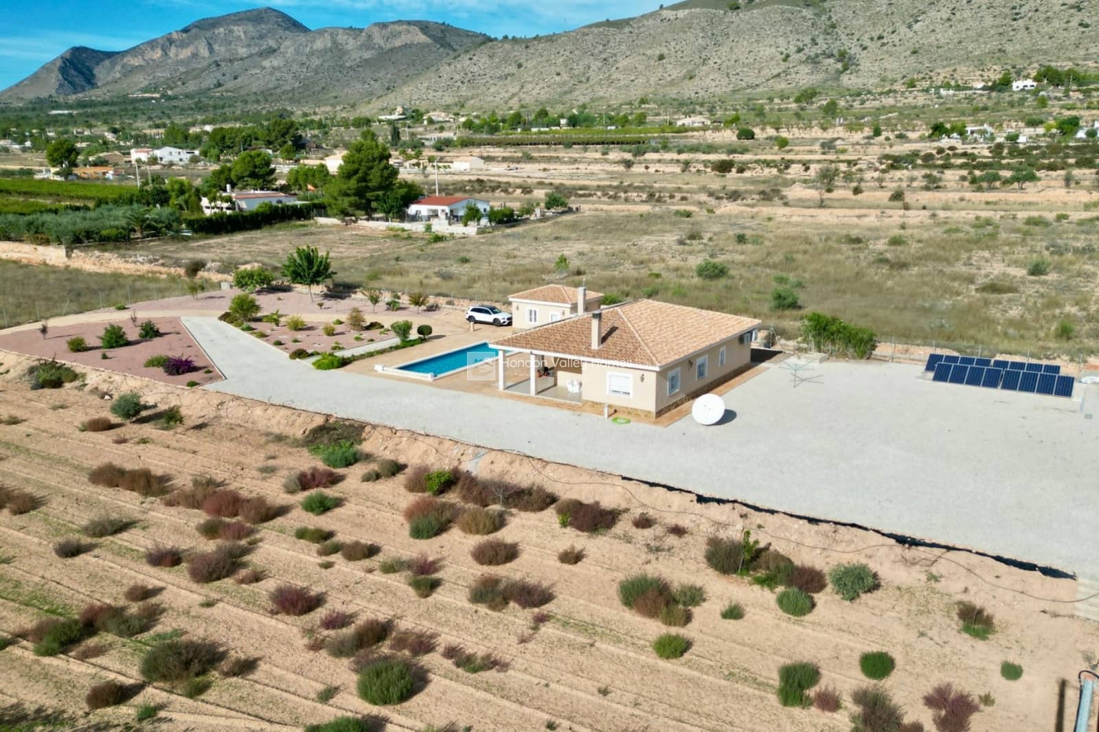 4 soveværelse Villa til salg i Hondon de las Nieves med swimmingpool garage - € 399.000 (Ref: 9331043)
