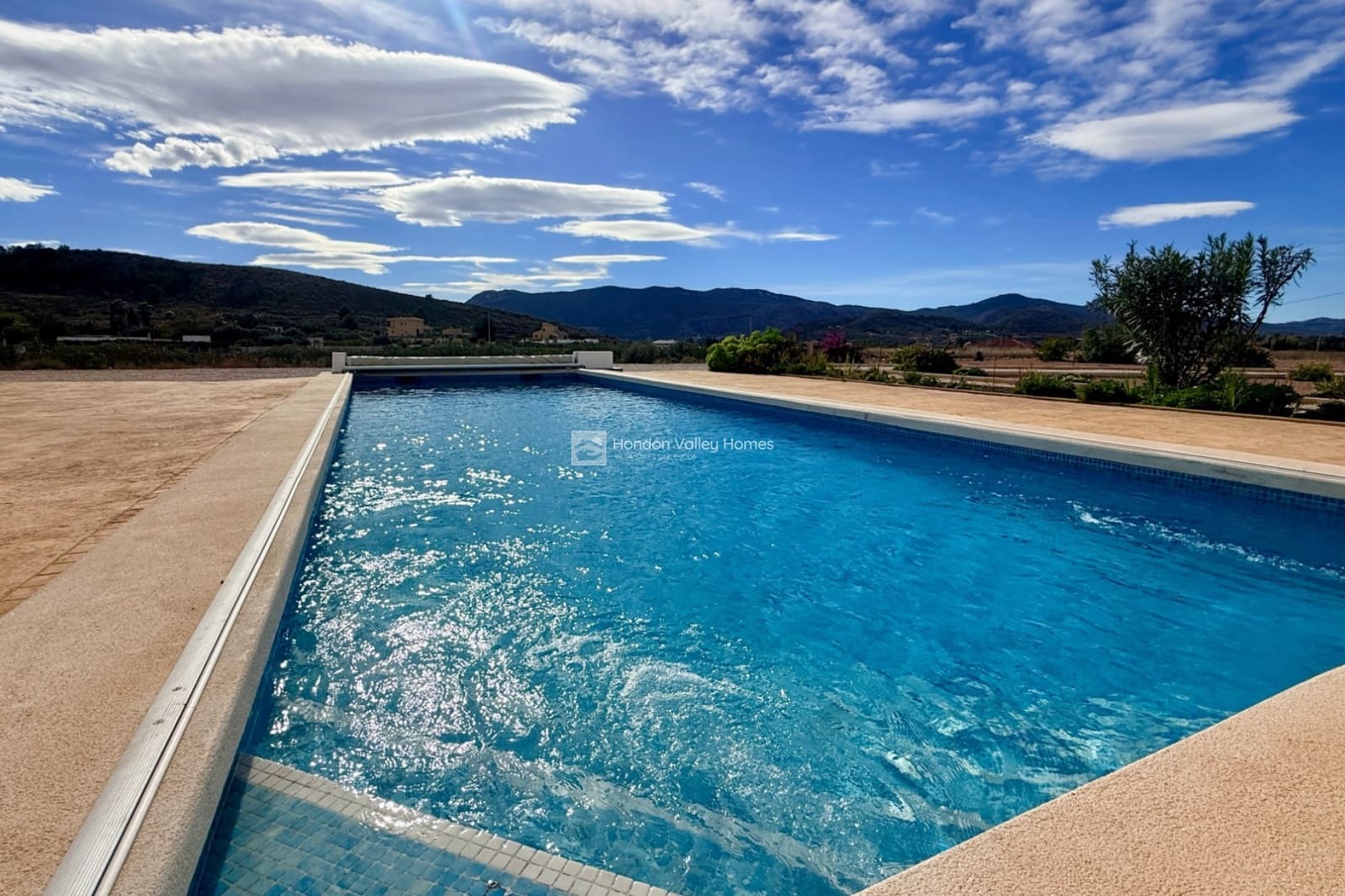 4 soveværelse Villa til salg i Hondon de las Nieves med swimmingpool garage - € 399.000 (Ref: 9331043)