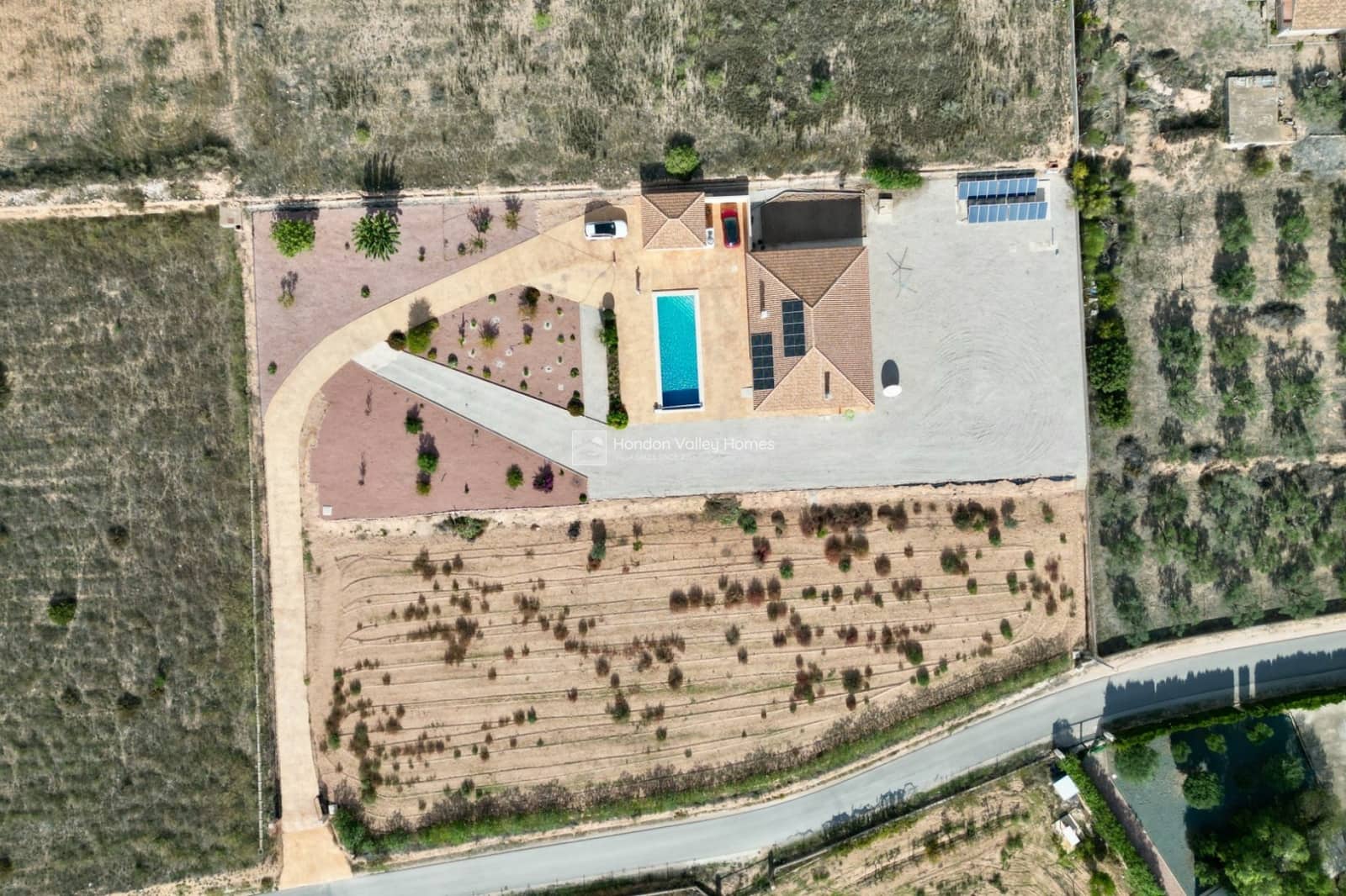 4 soveværelse Villa til salg i Hondon de las Nieves med swimmingpool garage - € 399.000 (Ref: 9331043)