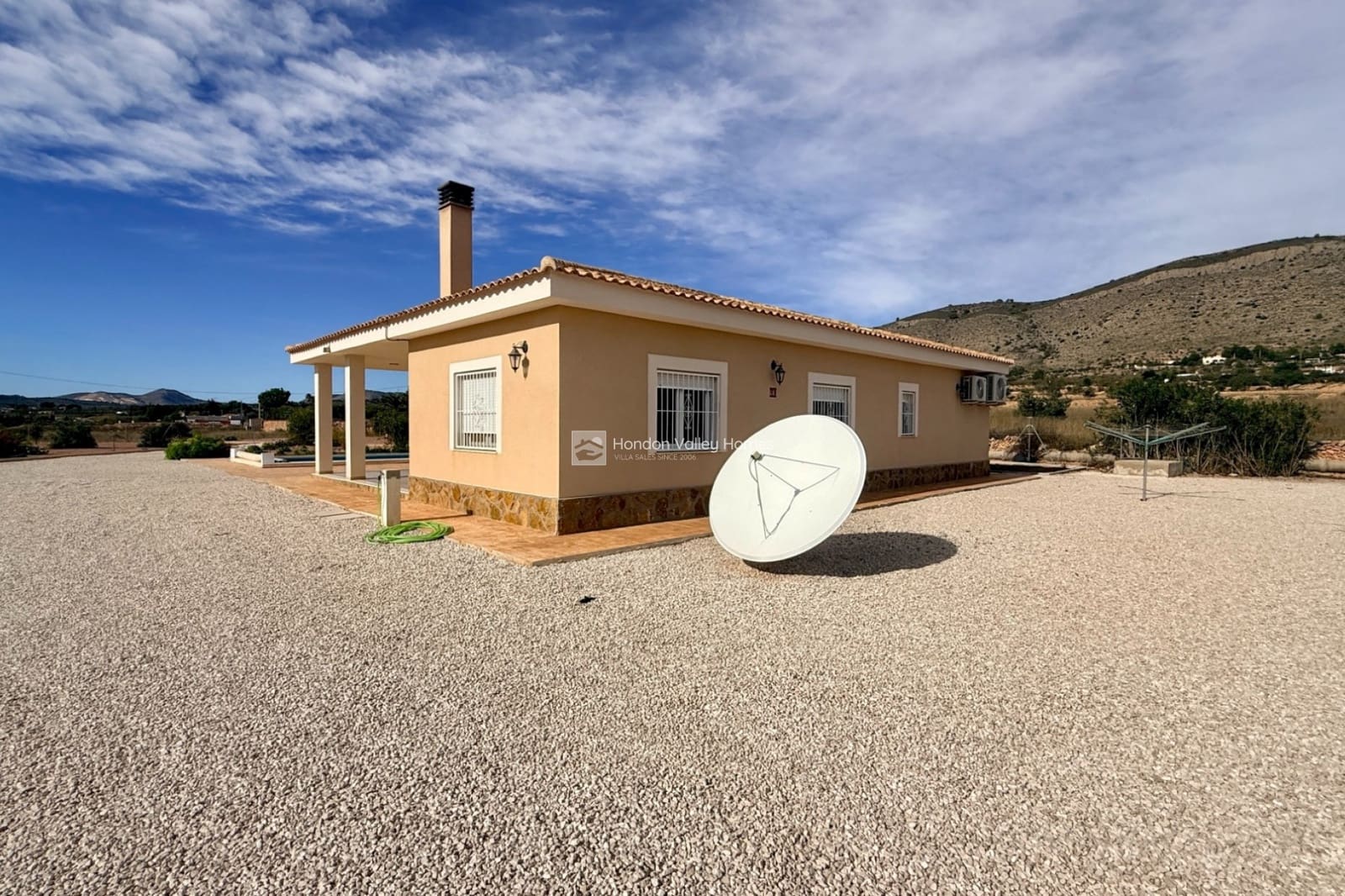 4 soveværelse Villa til salg i Hondon de las Nieves med swimmingpool garage - € 399.000 (Ref: 9331043)