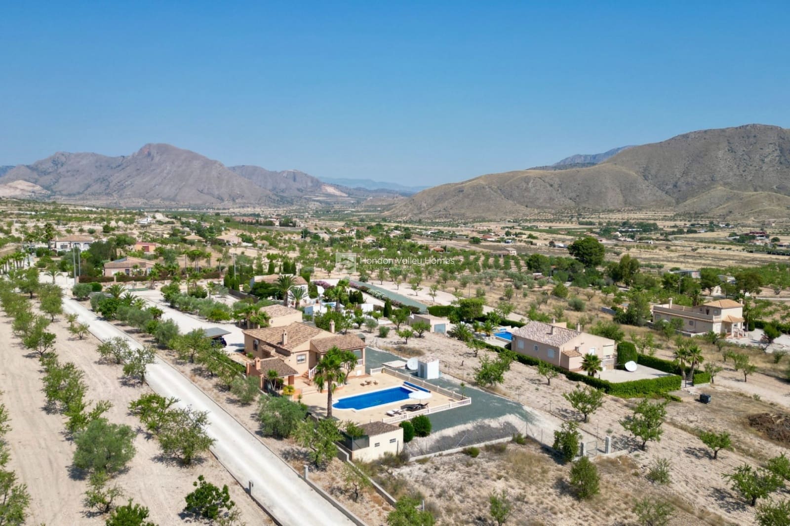 5 soveværelse Villa til salg i Hondon de los Frailes med swimmingpool garage - € 440.000 (Ref: 9356516)