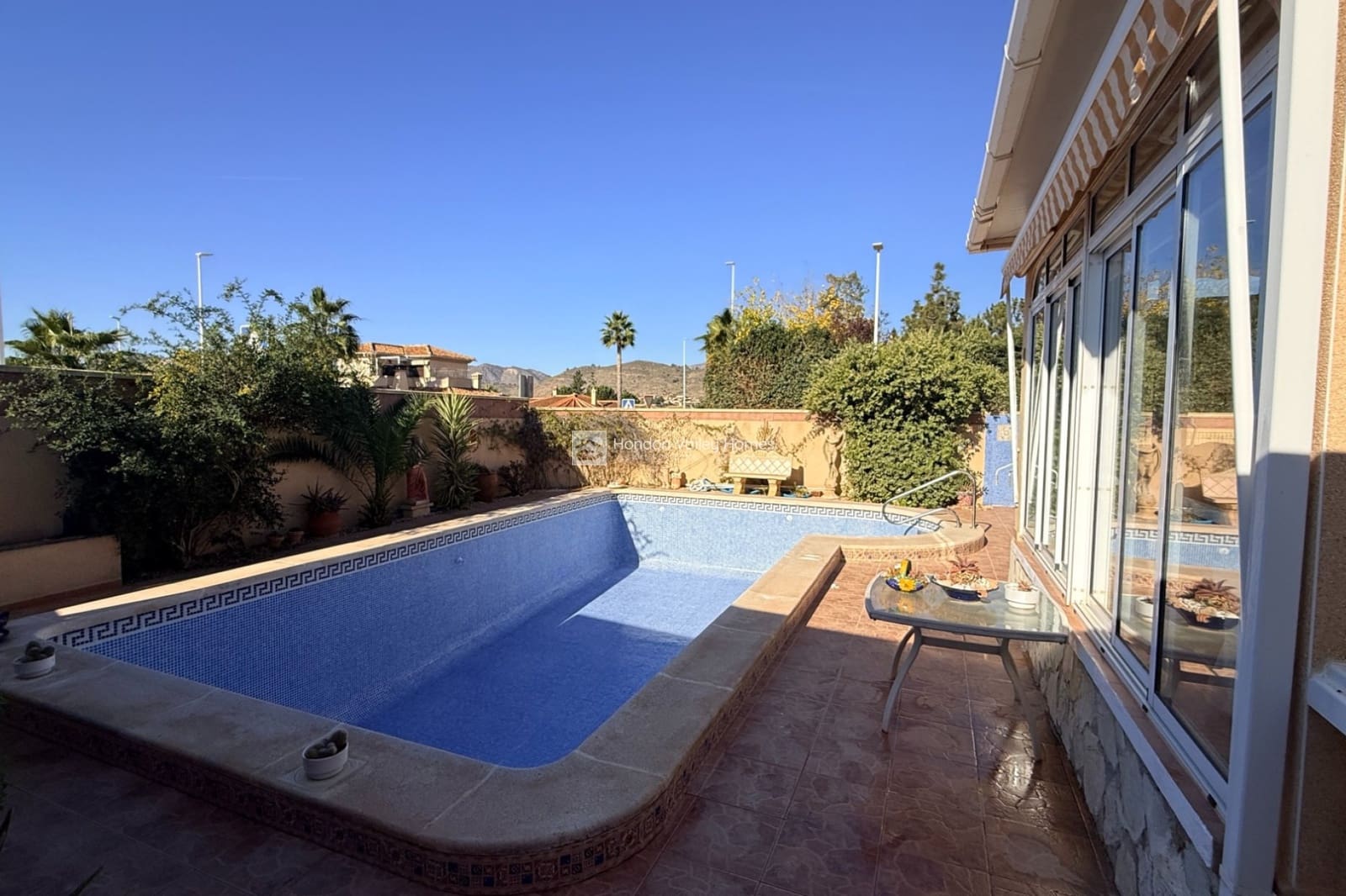 Chalet de 3 habitaciones en Hondón de las Nieves en venta con piscina - 299.950 € (Ref: 9401780)