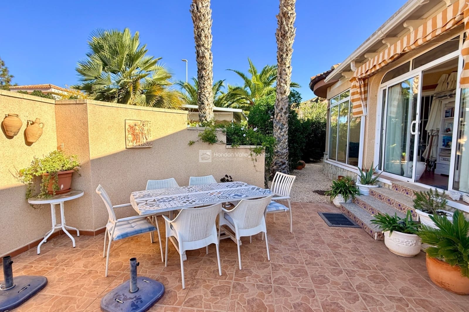 Chalet de 3 habitaciones en Hondón de las Nieves en venta con piscina - 299.950 € (Ref: 9401780)