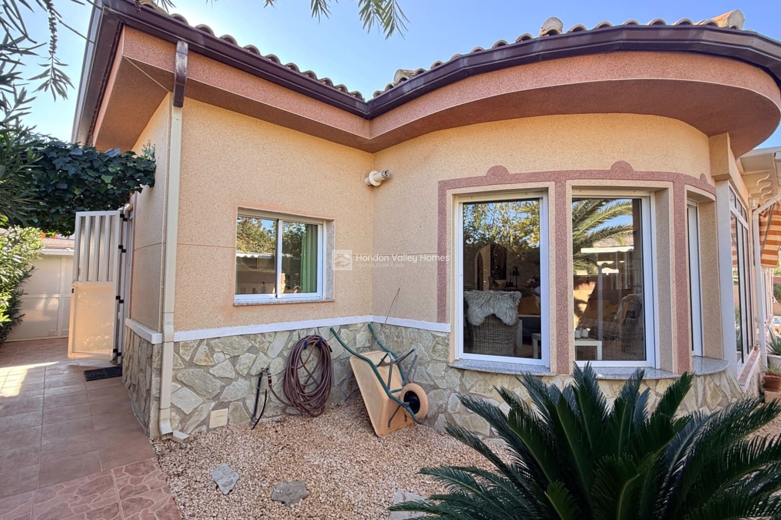 Chalet de 3 habitaciones en Hondón de las Nieves en venta con piscina - 299.950 € (Ref: 9401780)