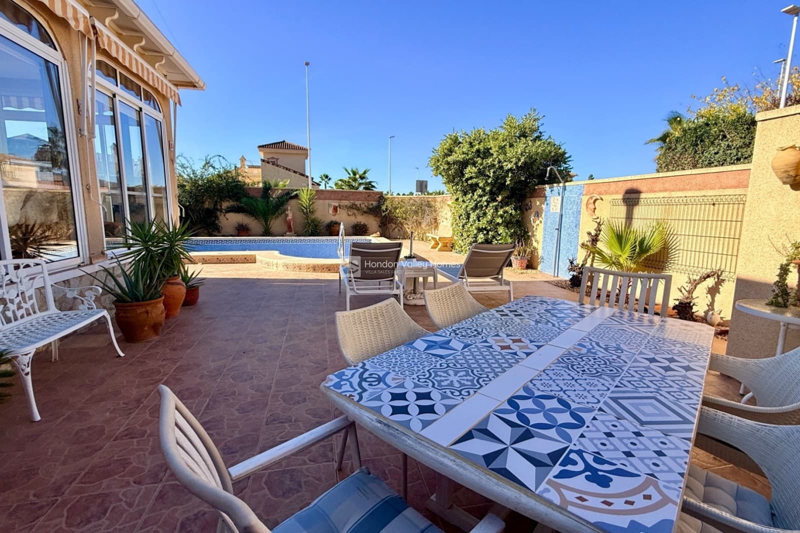 Chalet de 3 habitaciones en Hondón de las Nieves en venta con piscina - 299.950 € (Ref: 9401780)