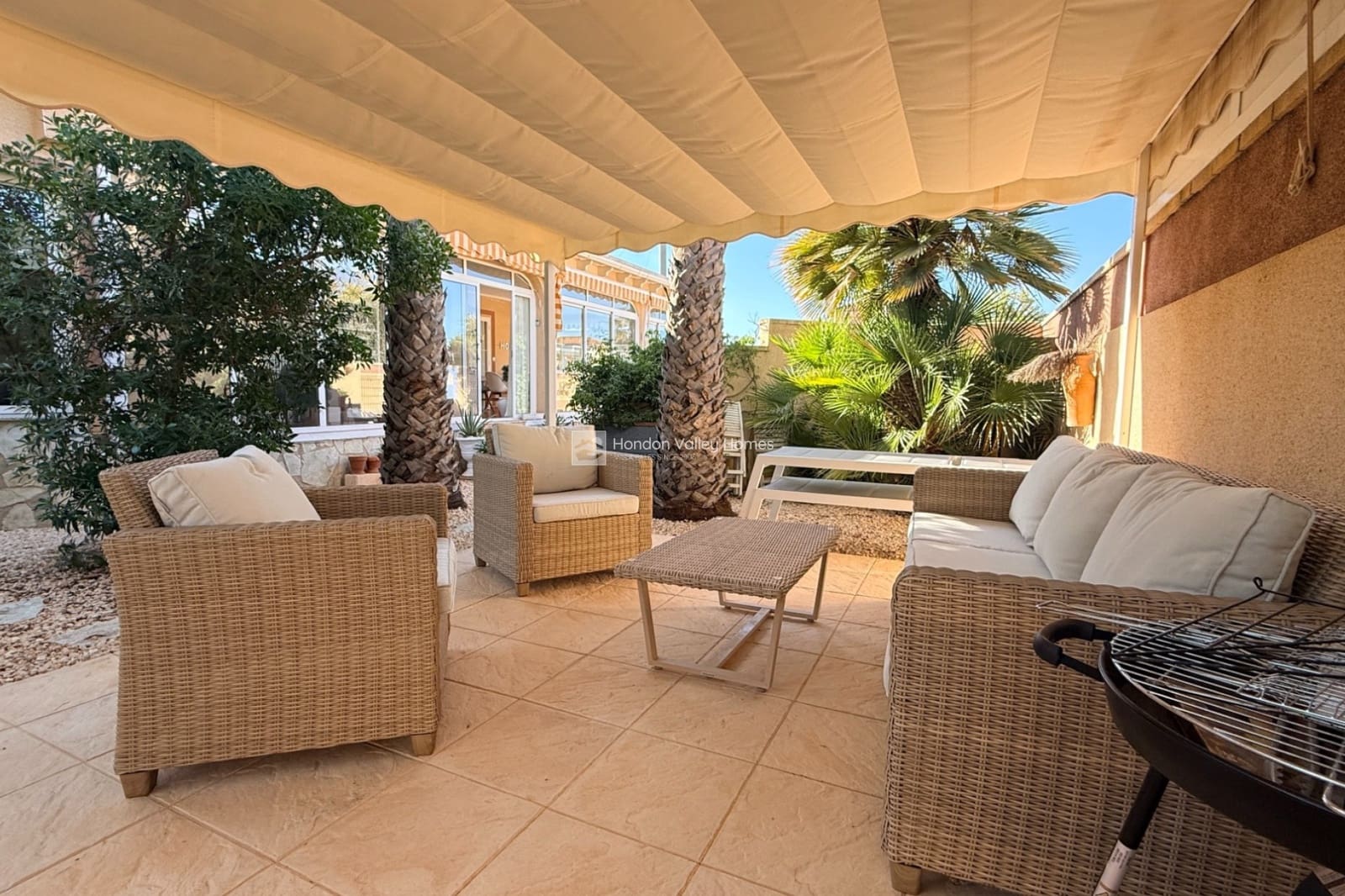 Chalet de 3 habitaciones en Hondón de las Nieves en venta con piscina - 299.950 € (Ref: 9401780)