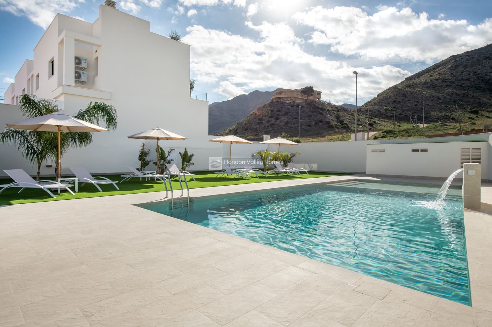 3 bedroom Semi-detached Villa for sale in Cox with pool - € 223,000 (Ref: 9631452)