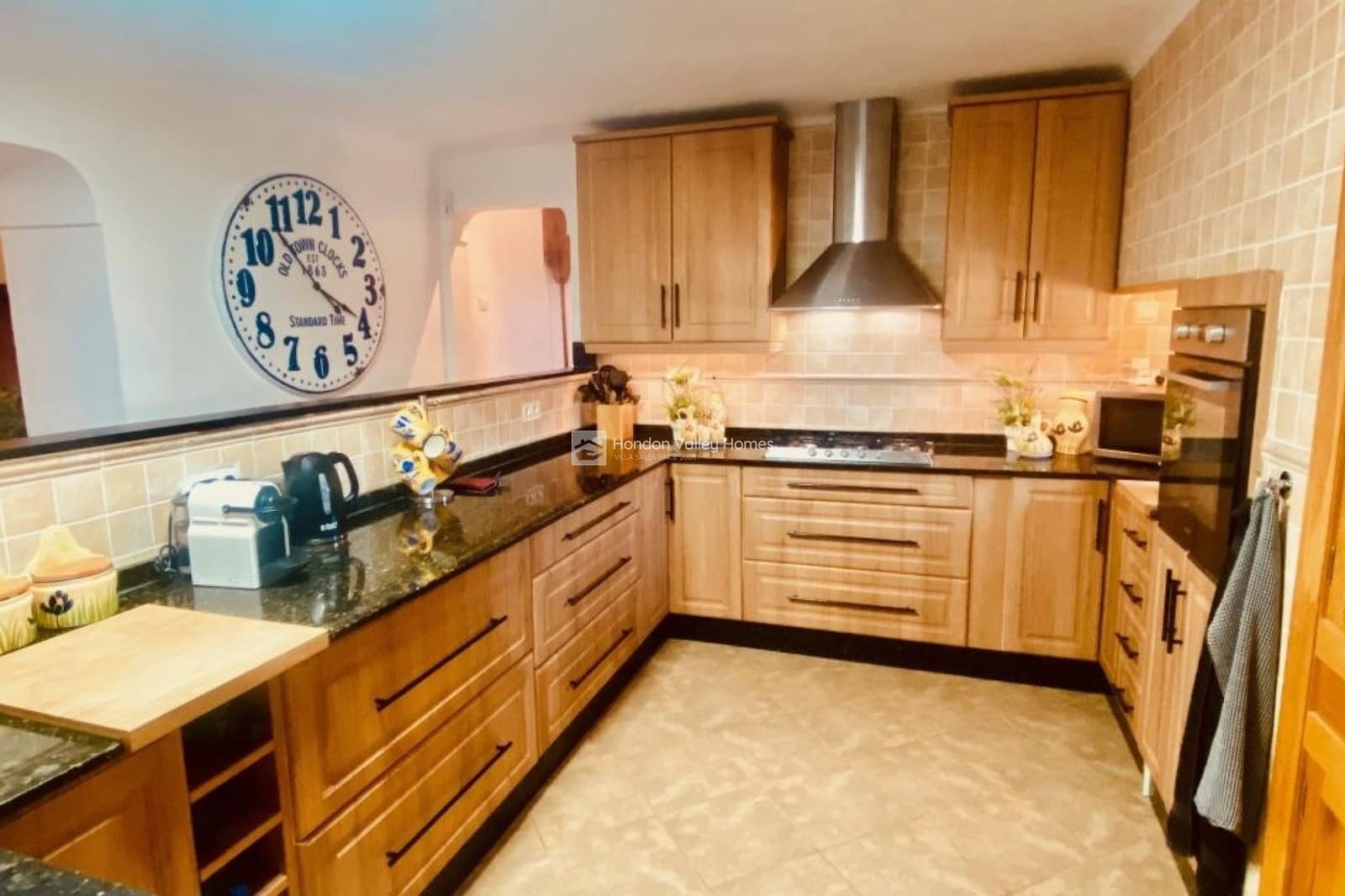 5 chambre Finca/Maison de Campagne à vendre à La Romana avec piscine garage - 575 000 € (Ref: 9676463)