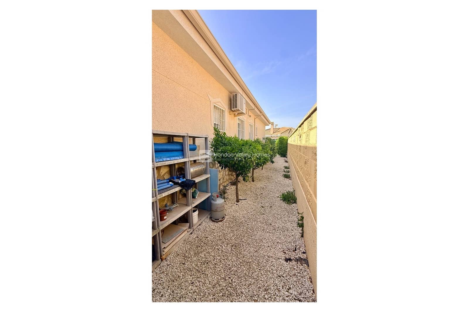 Chalet de 2 habitaciones en Hondón de las Nieves en venta con piscina - 299.950 € (Ref: 9758662)