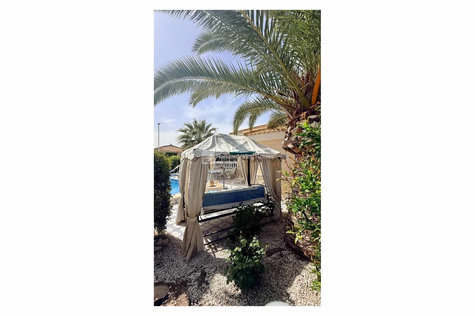 Chalet de 2 habitaciones en Hondón de las Nieves en venta con piscina - 299.950 € (Ref: 9758662)