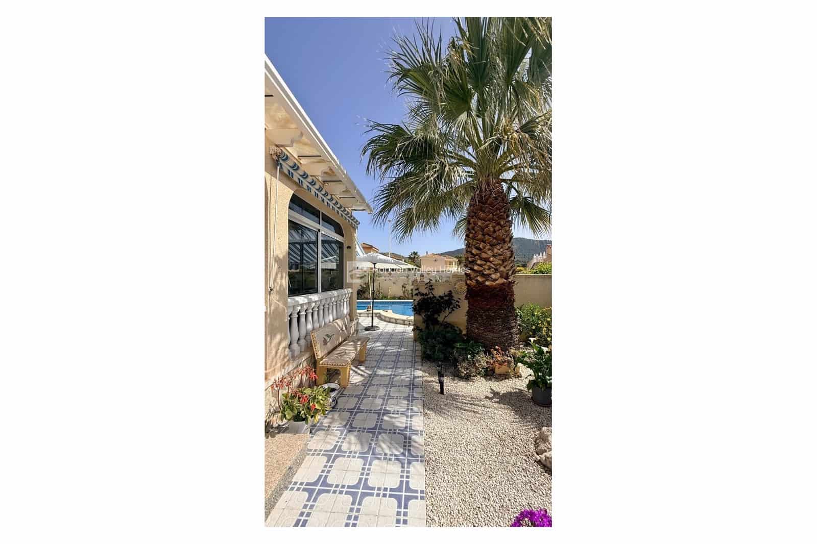 Chalet de 2 habitaciones en Hondón de las Nieves en venta con piscina - 299.950 € (Ref: 9758662)