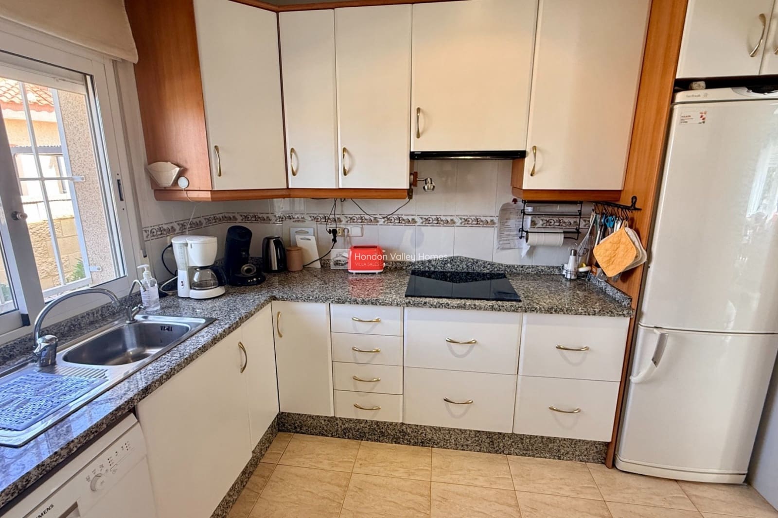 Chalet de 2 habitaciones en Hondón de las Nieves en venta con piscina - 299.950 € (Ref: 9758662)