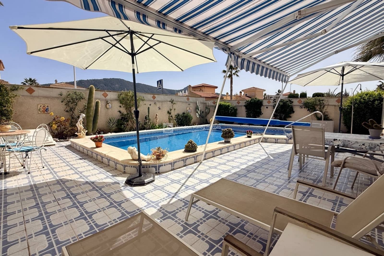 Chalet de 2 habitaciones en Hondón de las Nieves en venta con piscina - 299.950 € (Ref: 9758662)