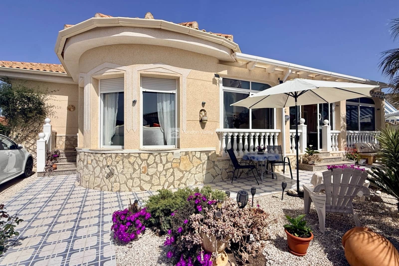 Chalet de 2 habitaciones en Hondón de las Nieves en venta con piscina - 299.950 € (Ref: 9758662)