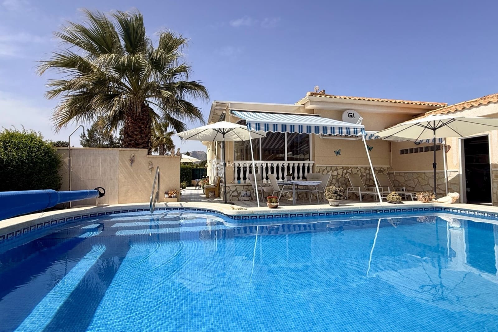 Chalet de 2 habitaciones en Hondón de las Nieves en venta con piscina - 299.950 € (Ref: 9758662)