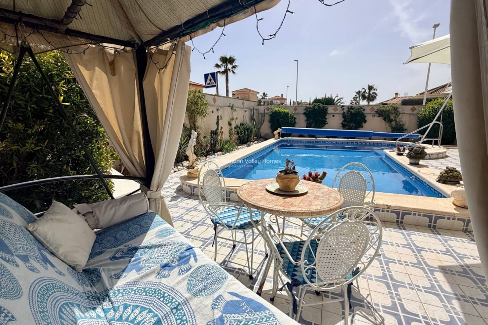 Chalet de 2 habitaciones en Hondón de las Nieves en venta con piscina - 299.950 € (Ref: 9758662)