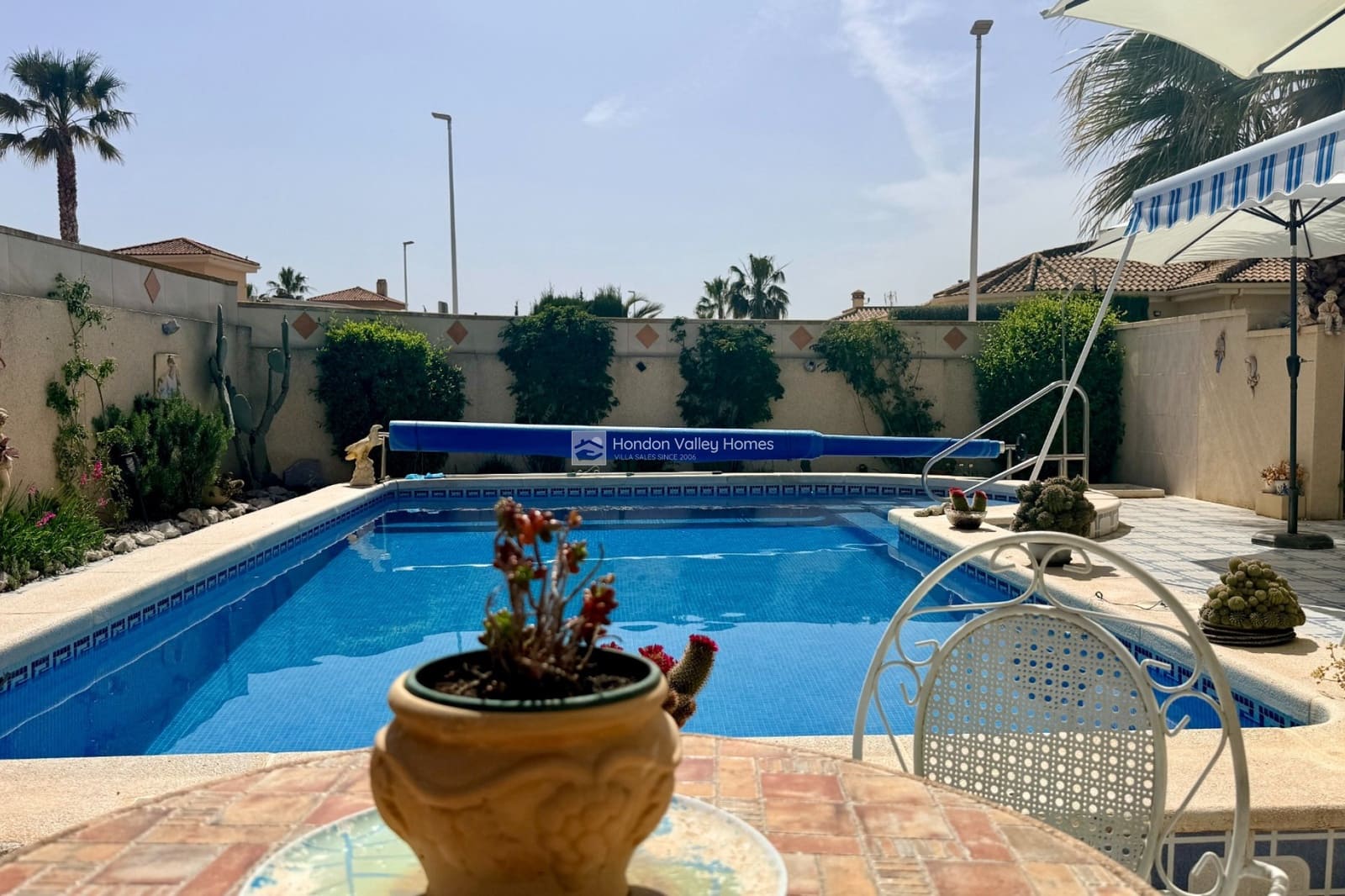 Chalet de 2 habitaciones en Hondón de las Nieves en venta con piscina - 299.950 € (Ref: 9758662)