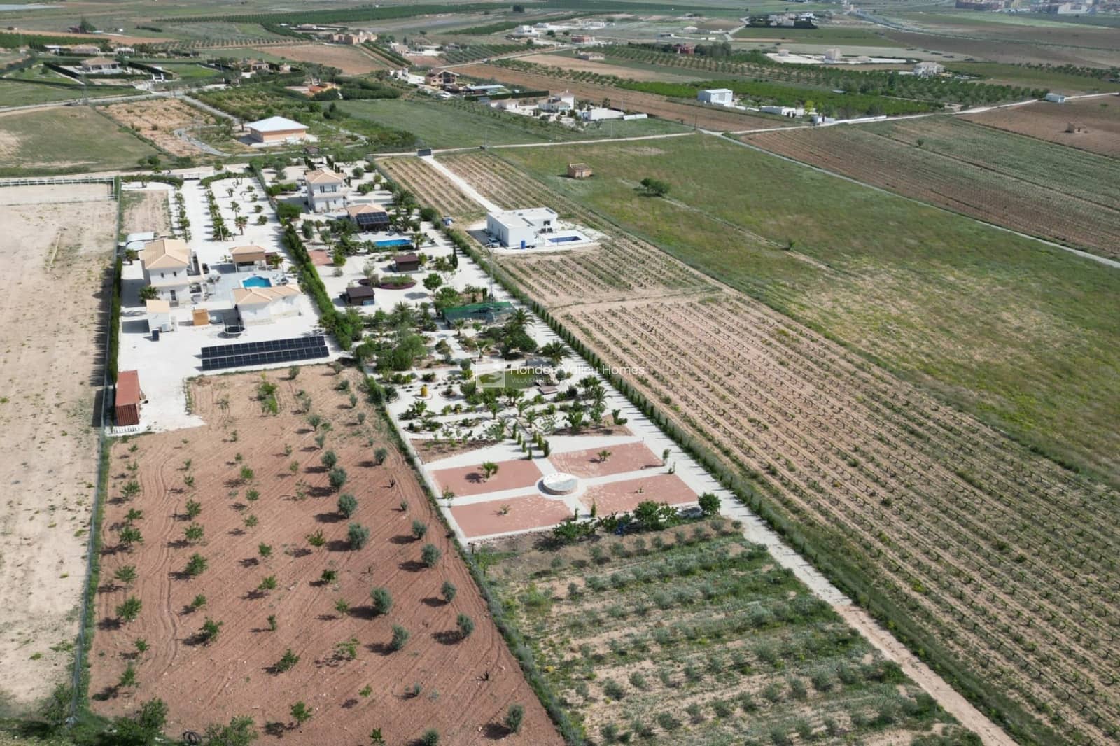 4 sypialnia Willa na sprzedaż w Pinoso z basenem garażem - 649 950 € (Ref: 9798380)