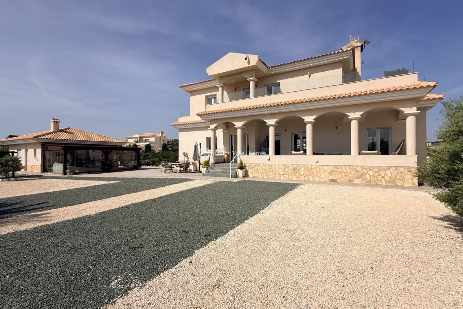 4 sypialnia Willa na sprzedaż w Pinoso z basenem garażem - 649 950 € (Ref: 9798380)