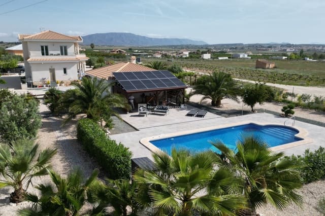 4 Zimmer Villa zu verkaufen in Pinoso mit Pool Garage - 649.950 € (Ref: 9798380)
