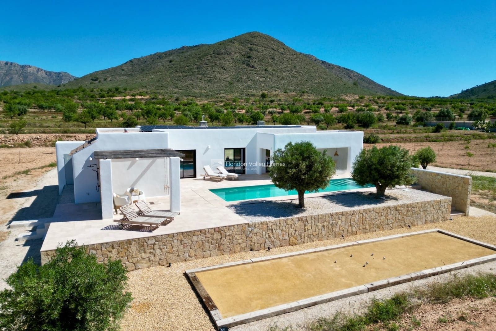 3 soveværelse Villa til salg i Barbarroja med swimmingpool garage - € 499.950 (Ref: 9828025)