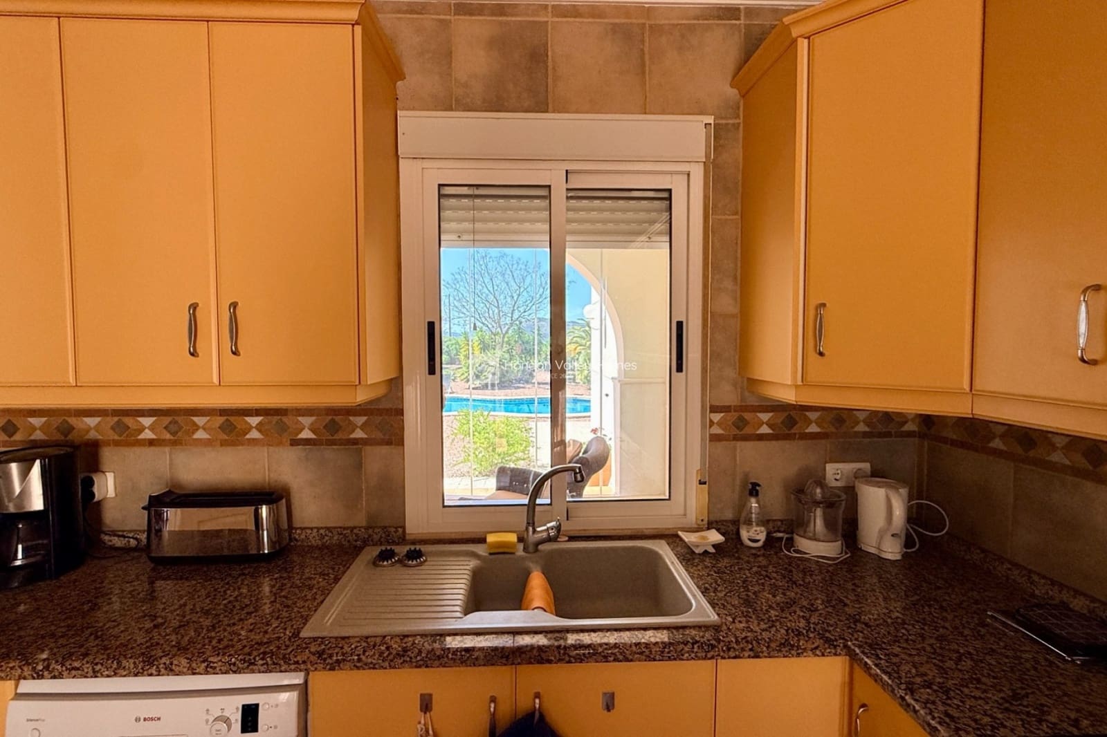 4 Zimmer Villa zu verkaufen in La Romana mit Pool Garage - 495.000 € (Ref: 9860999)