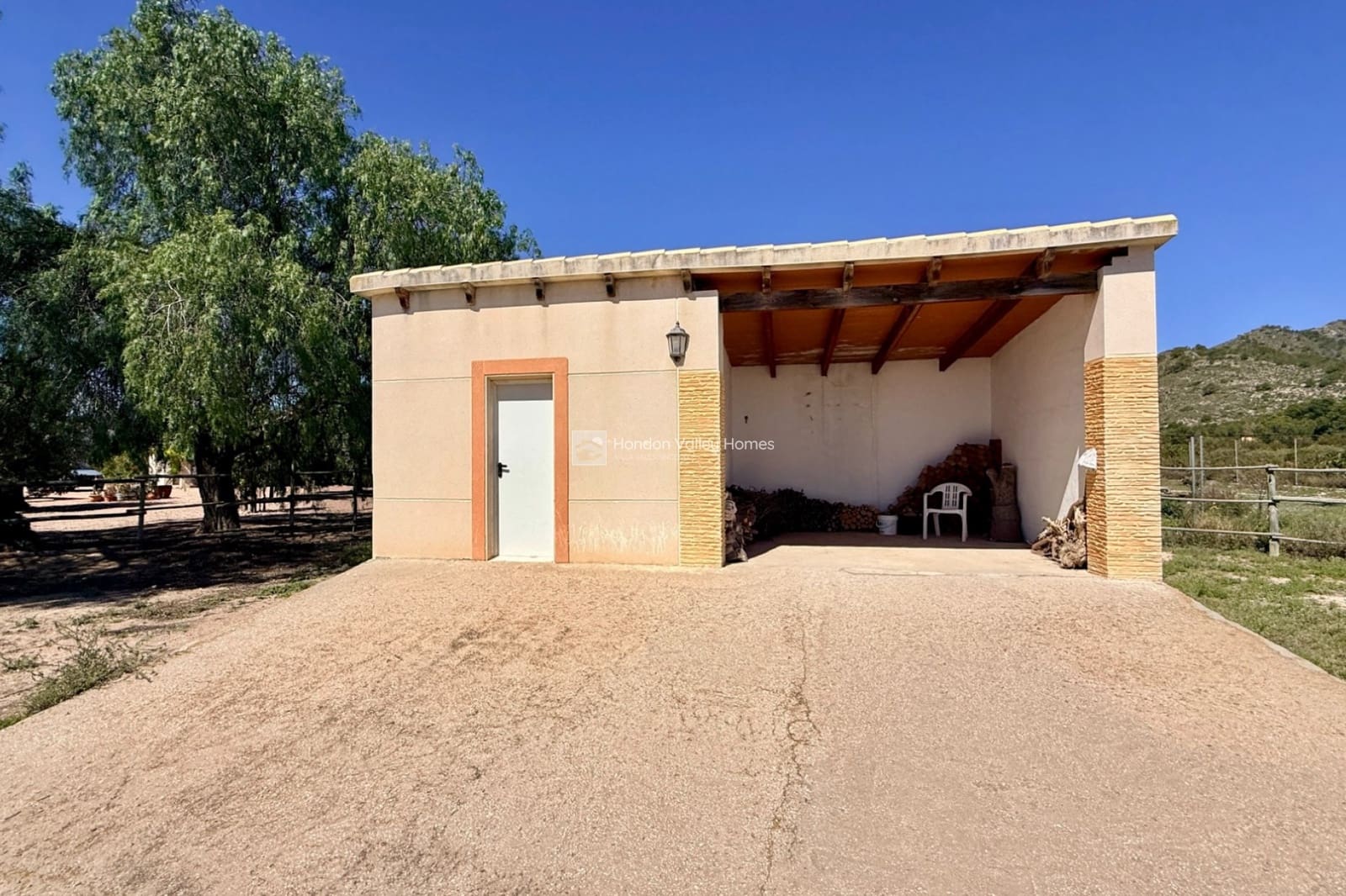 4 Zimmer Villa zu verkaufen in La Romana mit Pool Garage - 495.000 € (Ref: 9860999)