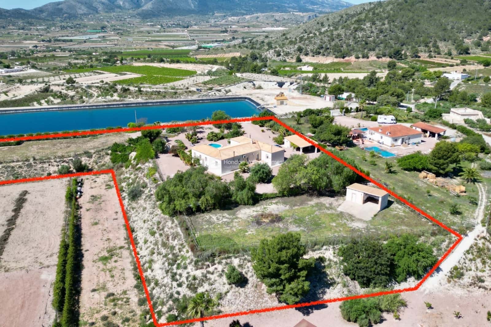 4 Zimmer Villa zu verkaufen in La Romana mit Pool Garage - 495.000 € (Ref: 9860999)