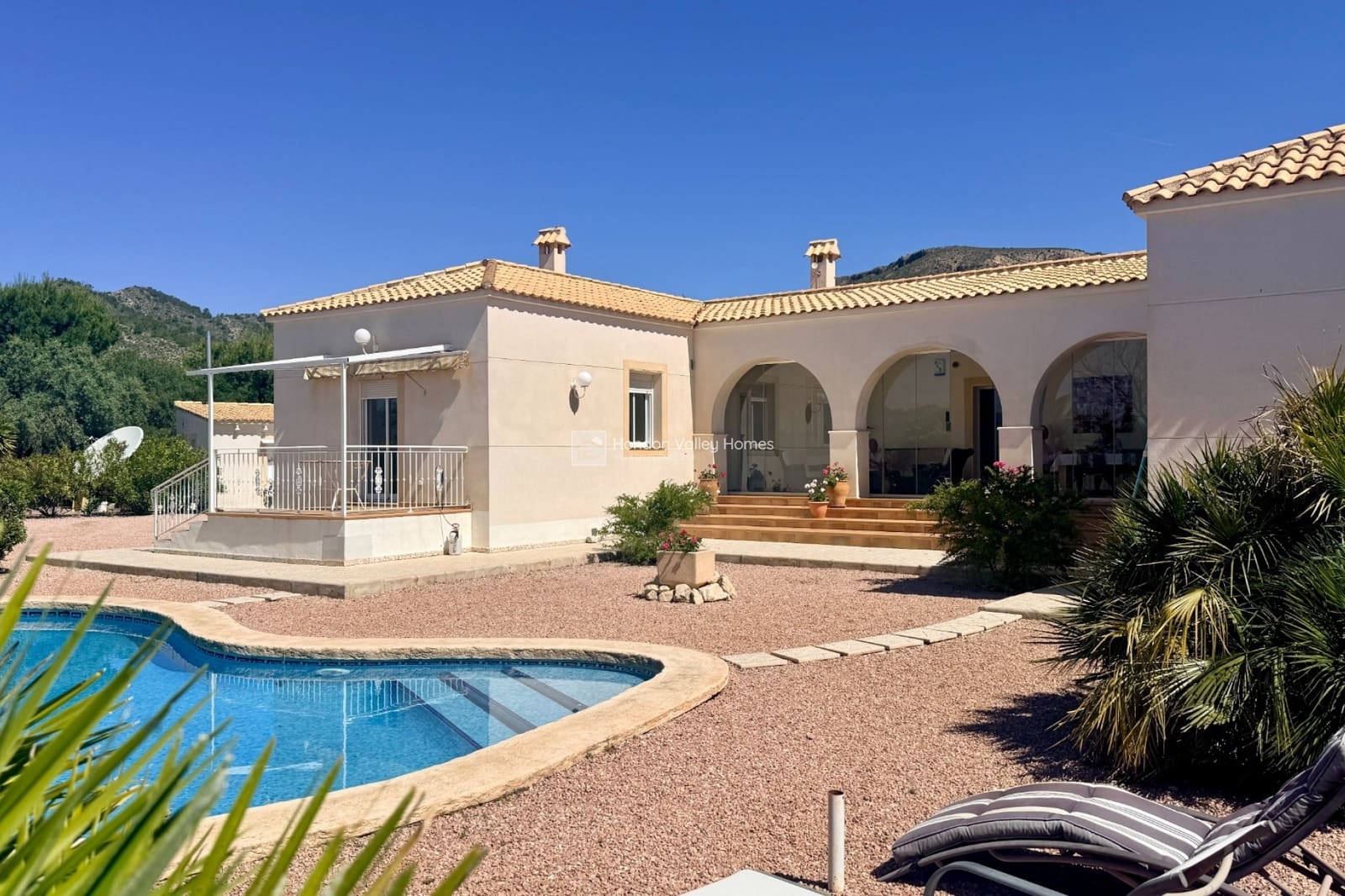 4 Zimmer Villa zu verkaufen in La Romana mit Pool Garage - 495.000 € (Ref: 9860999)