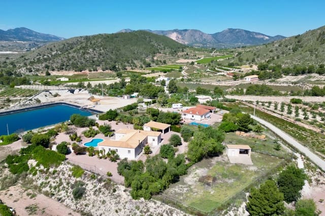 4 Zimmer Villa zu verkaufen in La Romana mit Pool Garage - 495.000 € (Ref: 9860999)