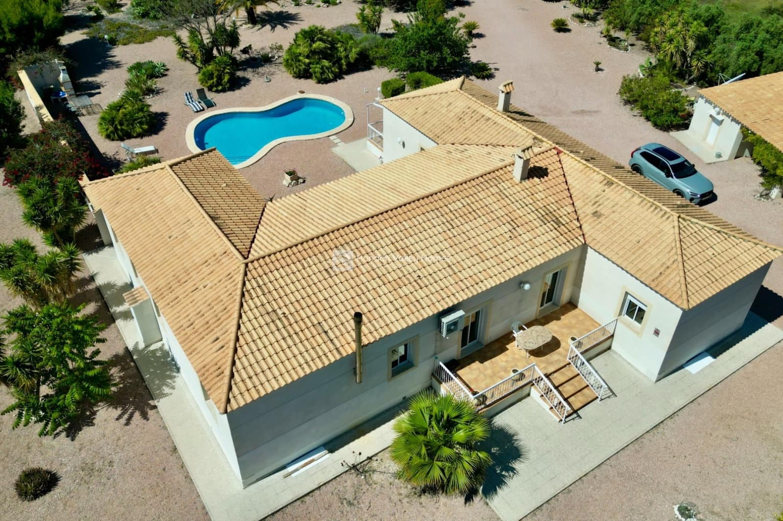 4 Zimmer Villa zu verkaufen in La Romana mit Pool Garage - 495.000 € (Ref: 9860999)