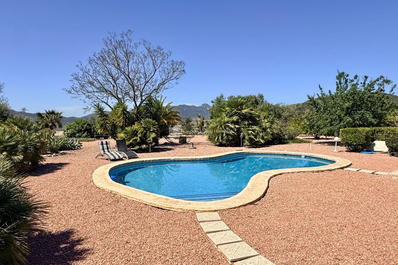 4 Zimmer Villa zu verkaufen in La Romana mit Pool Garage - 495.000 € (Ref: 9860999)