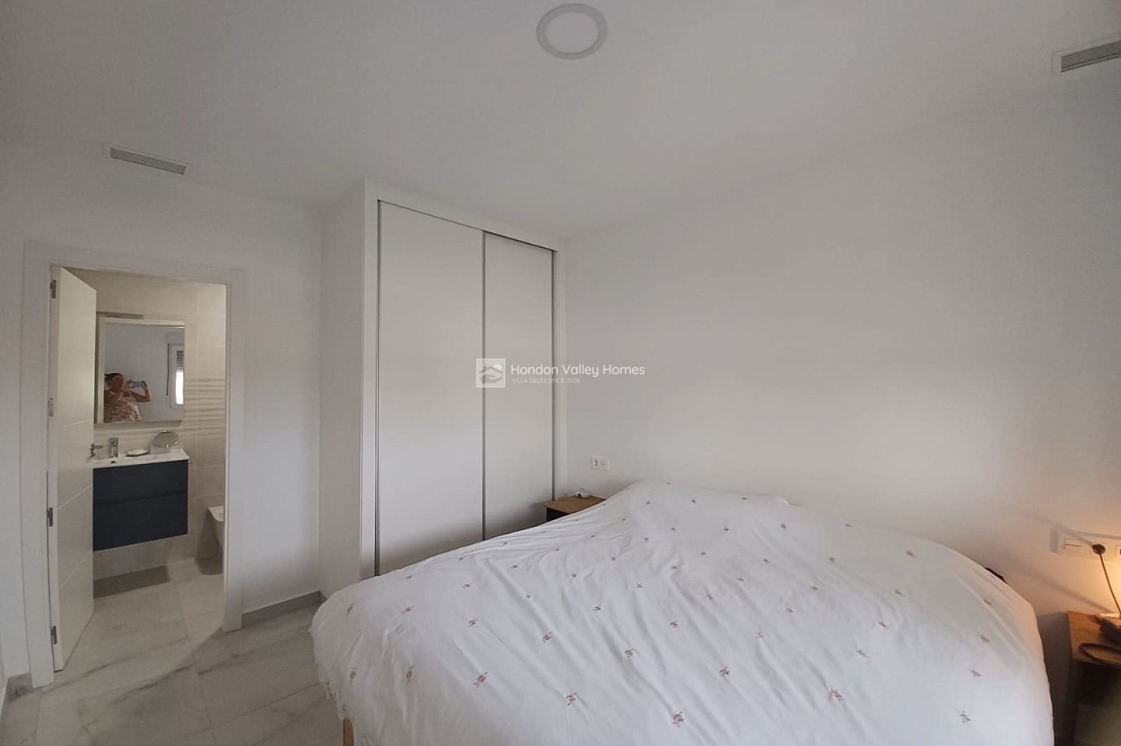 6 bedroom Villa for sale in Pinoso with pool garage - € 649,995 (Ref: 9869661)