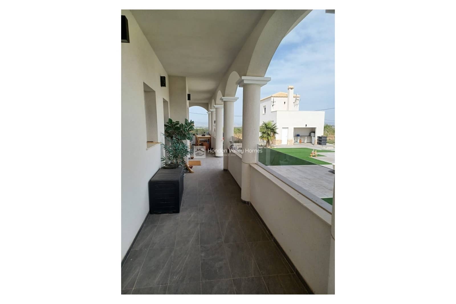 6 bedroom Villa for sale in Pinoso with pool garage - € 649,995 (Ref: 9869661)