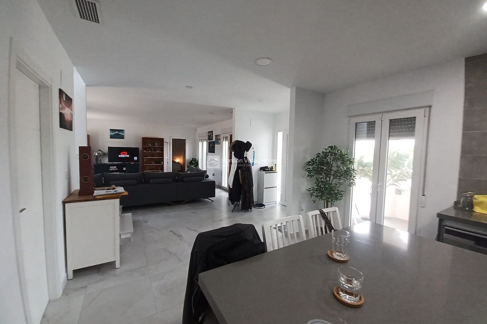 6 bedroom Villa for sale in Pinoso with pool garage - € 649,995 (Ref: 9869661)