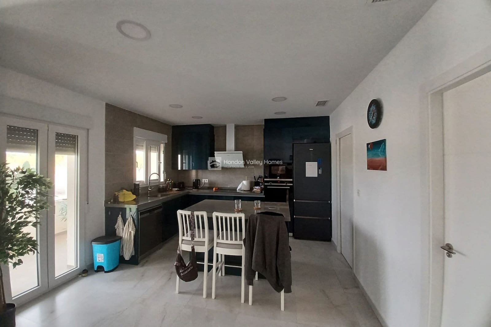 6 bedroom Villa for sale in Pinoso with pool garage - € 649,995 (Ref: 9869661)