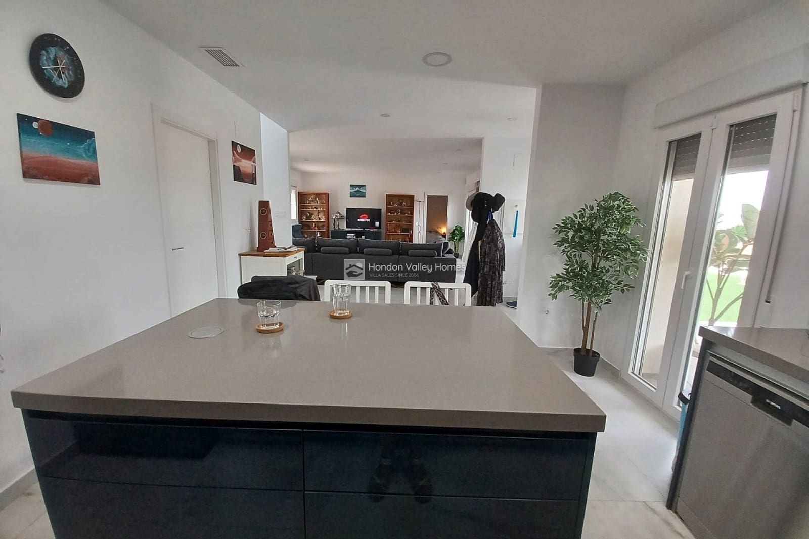 6 bedroom Villa for sale in Pinoso with pool garage - € 649,995 (Ref: 9869661)