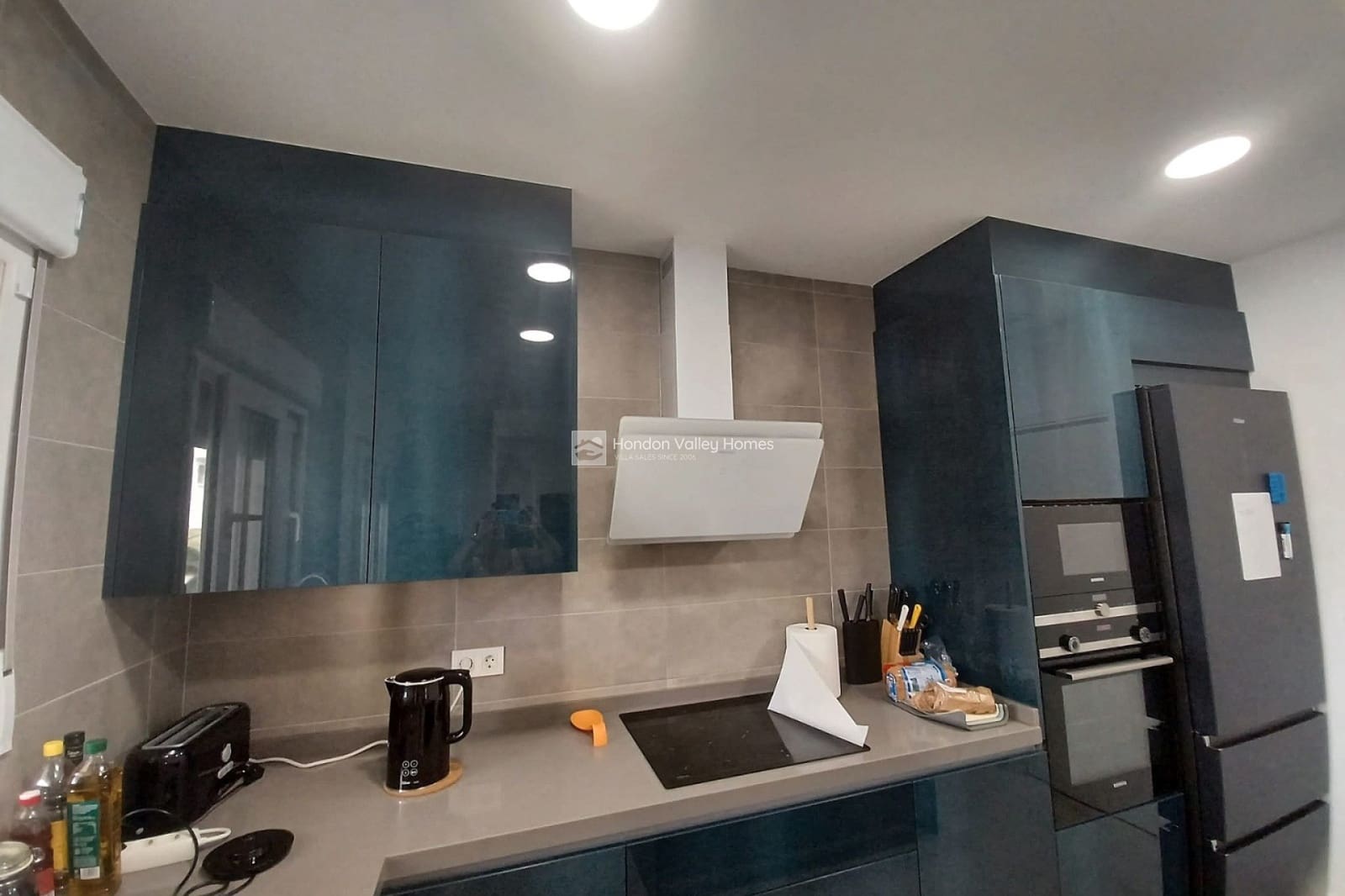 6 bedroom Villa for sale in Pinoso with pool garage - € 649,995 (Ref: 9869661)
