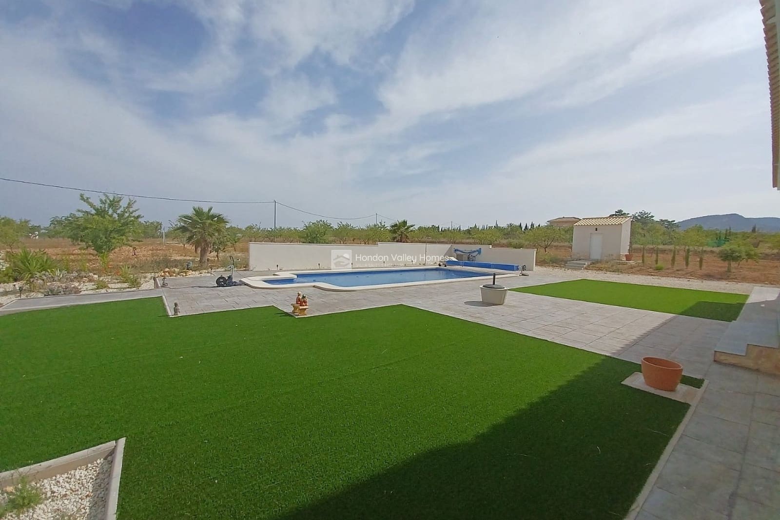 6 bedroom Villa for sale in Pinoso with pool garage - € 649,995 (Ref: 9869661)