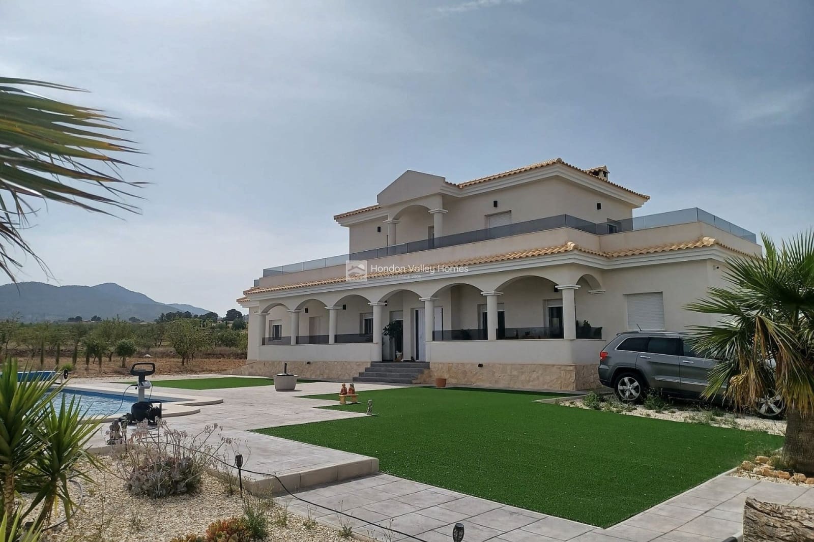 6 bedroom Villa for sale in Pinoso with pool garage - € 649,995 (Ref: 9869661)