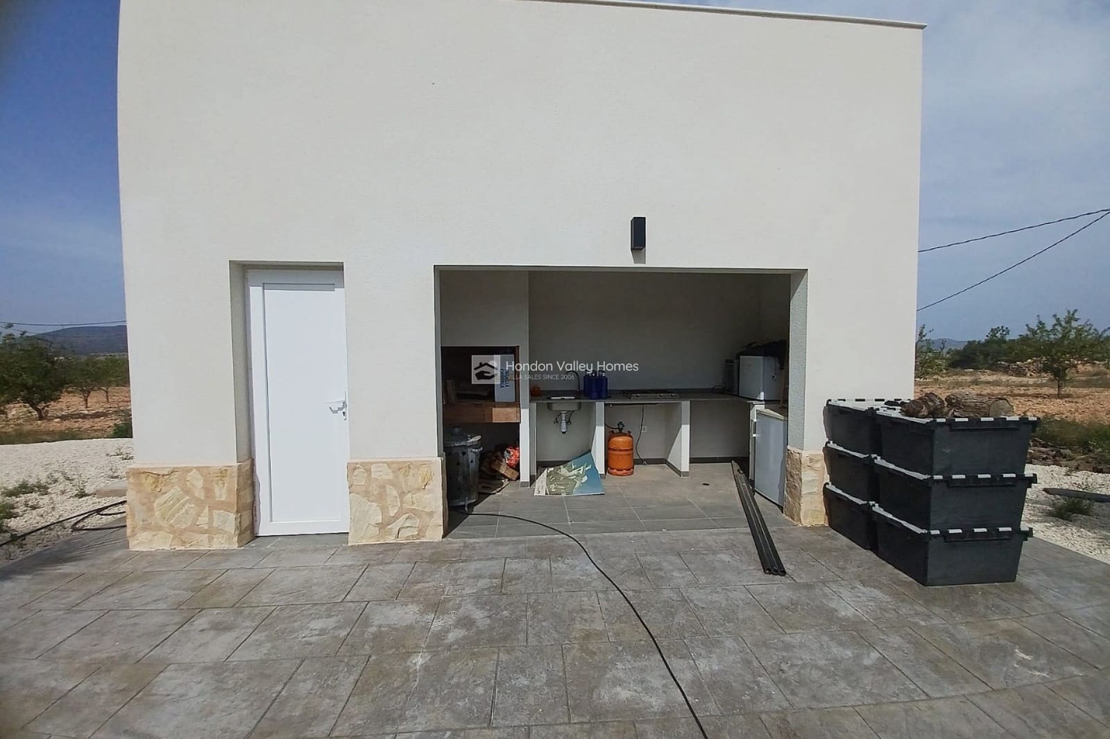 6 bedroom Villa for sale in Pinoso with pool garage - € 649,995 (Ref: 9869661)