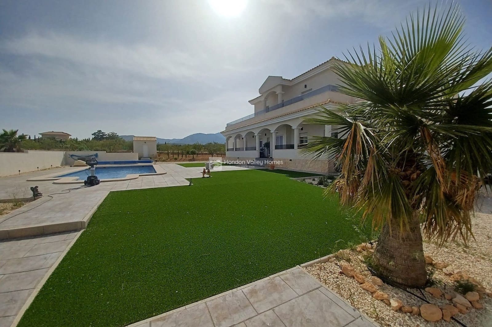 6 bedroom Villa for sale in Pinoso with pool garage - € 649,995 (Ref: 9869661)