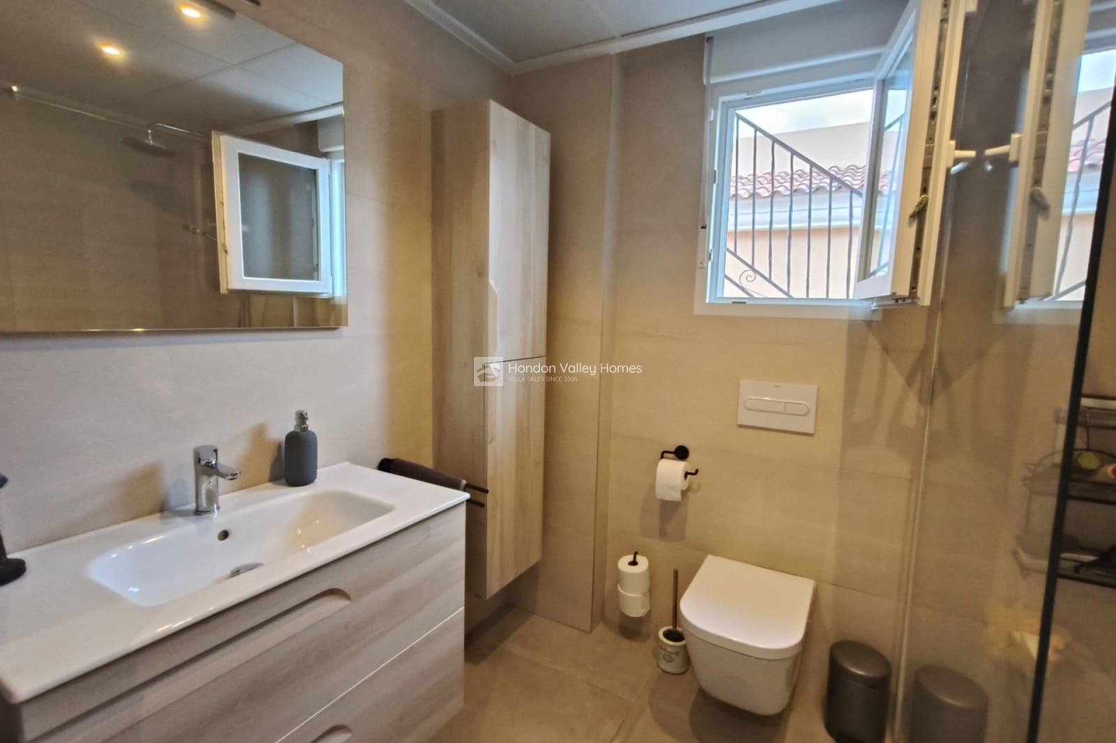 2 chambre Villa/Maison à vendre à La Romana avec piscine - 246 000 € (Ref: 9869662)