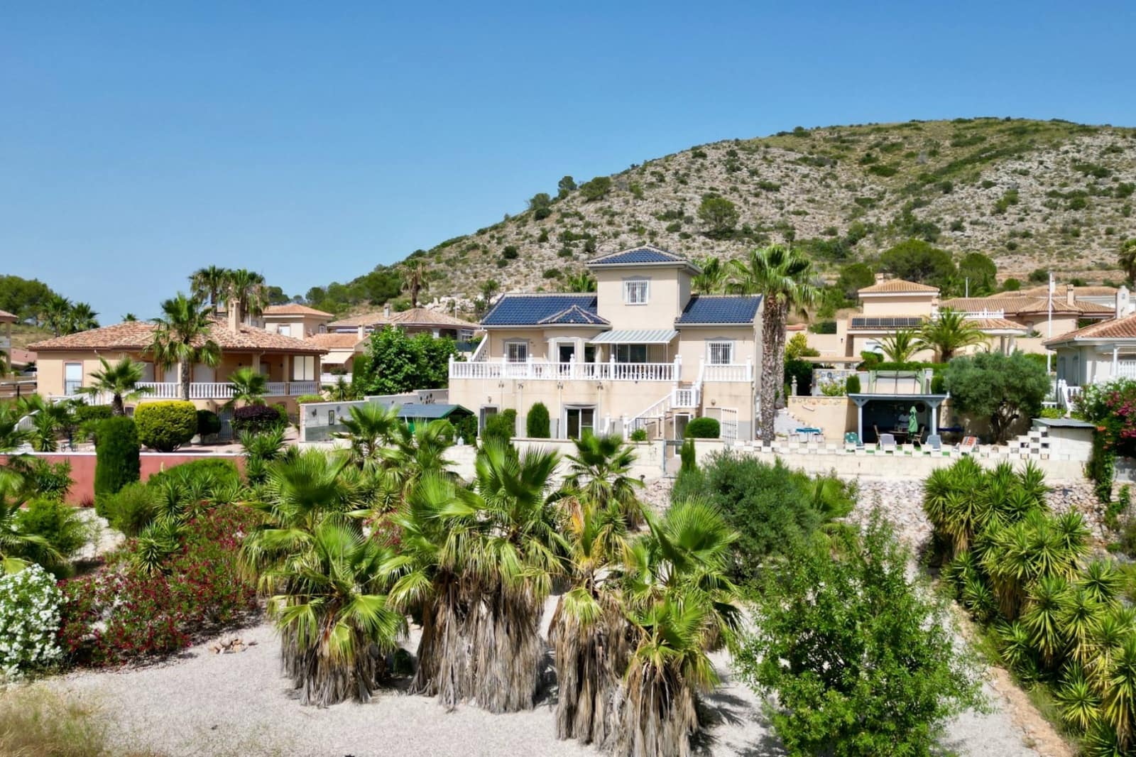 7 quarto Moradia para venda em Hondon de las Nieves com piscina garagem - 399 950 € (Ref: 9916373)