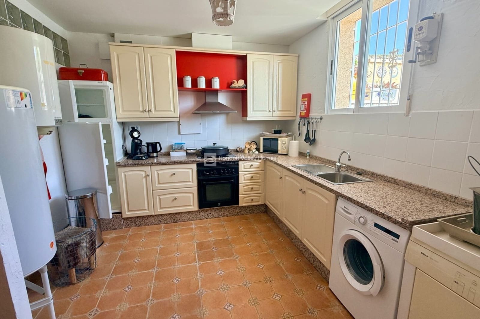 7 quarto Moradia para venda em Hondon de las Nieves com piscina garagem - 399 950 € (Ref: 9916373)