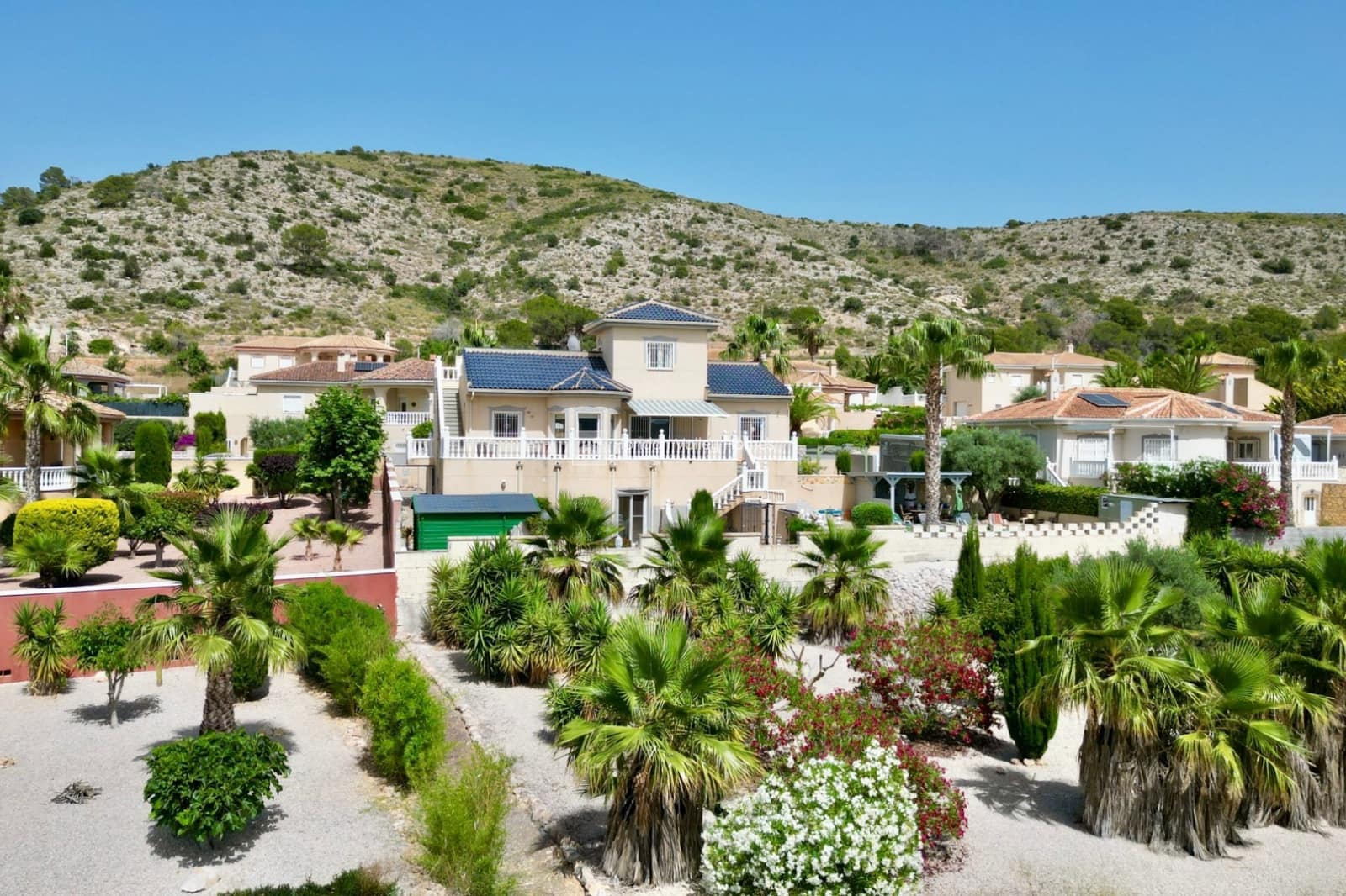 7 quarto Moradia para venda em Hondon de las Nieves com piscina garagem - 399 950 € (Ref: 9916373)