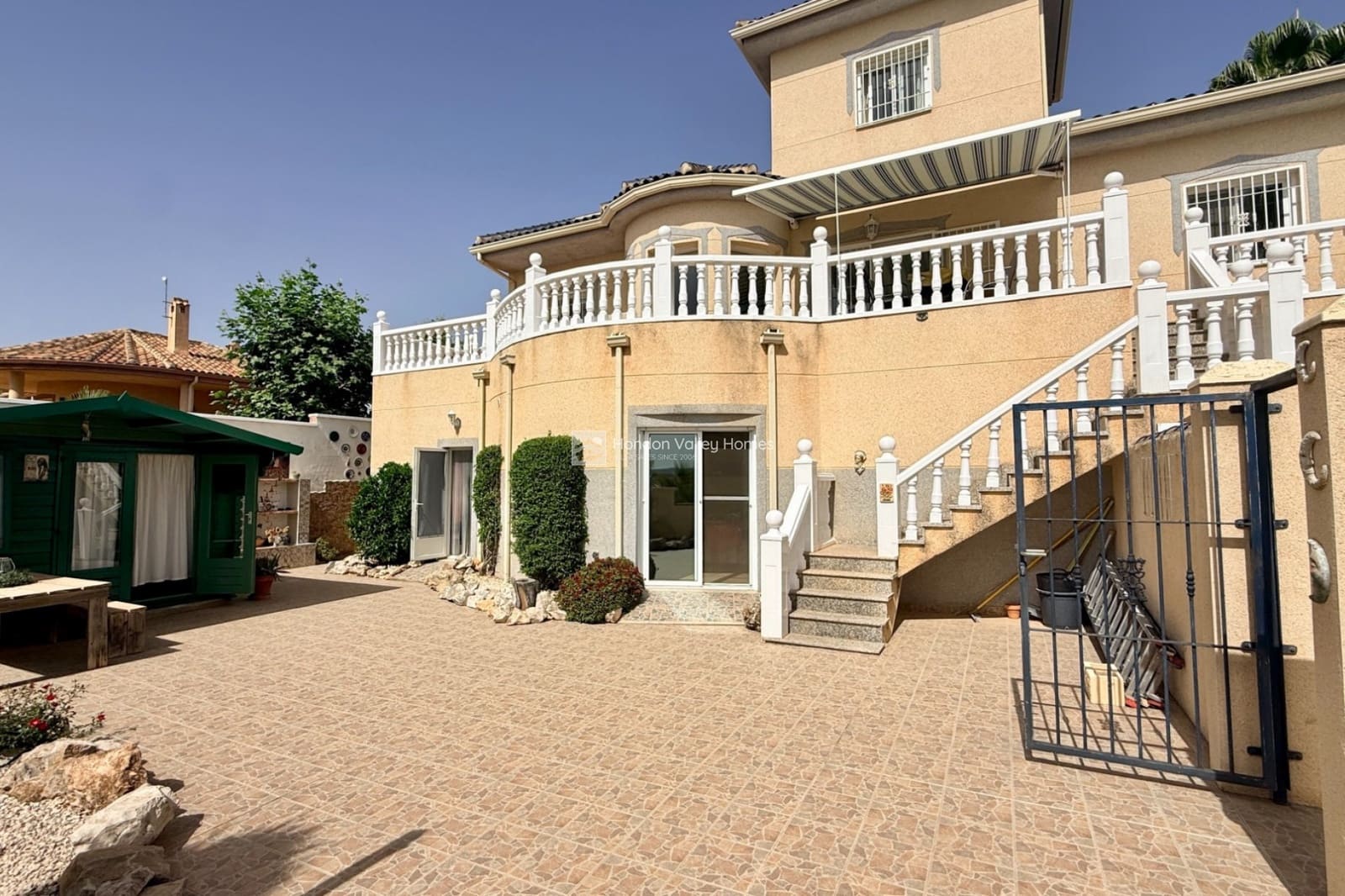 7 quarto Moradia para venda em Hondon de las Nieves com piscina garagem - 399 950 € (Ref: 9916373)