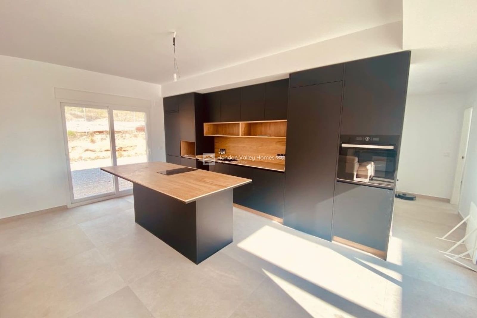 3 soveværelse Villa til salg i Macisvenda med swimmingpool garage - € 365.000 (Ref: 9932068)